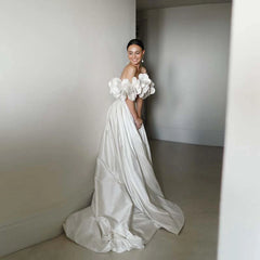 Lunivop Simple Beige Satin Strapless Wedding Dress Hi Low Sweep Train Banquet Dress Women Hand Made Floral Appliques Slit Bridal Dresses