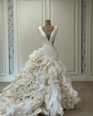 Lunivop Luxury Satin Tiered Ruffled Celebrity Dresses Deep V-neck Evening Dresses Elegant Vestidos De Noche Extra Puffy Wedding Dresses