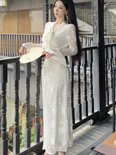 Lunivop Elegant Flare Sleeve Long Dresses for Women New Autumn V-Neck Slim Wedding Runway Party Lace Vestidos Vintage Clothing Long Robe