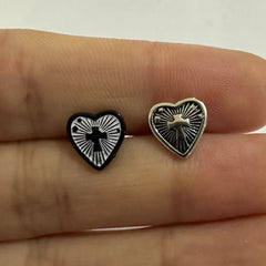 Lunivop 1pc Gothic Love Heart Cross Lip Stud Y2K Ins Fashion Balck Gold Color Stainless Steel Labret Piercing Cartilage Body Jewelry
