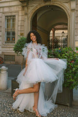 Lunivop Chic White High Low Train Wedding Dresses Puffy A Line Tulle Flare Pleat Sleeves Bridal Gowns Flowers Bride Party Wear Customize