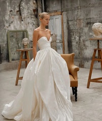 Lunivop Simple Strapless Sweetheart Wedding Dresses For Woman Puffy A Line Satin Sweep Train Bridal Gowns Formal Party Robe De Mariée