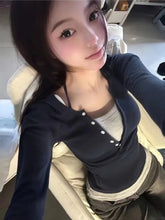 Lunivop Y2k Retro Fashion Color Contrast Long Sleeve Fake Two-Piece T-Shirt For Women Harajuku Street Wear V-Neck Slim Long Sleeve