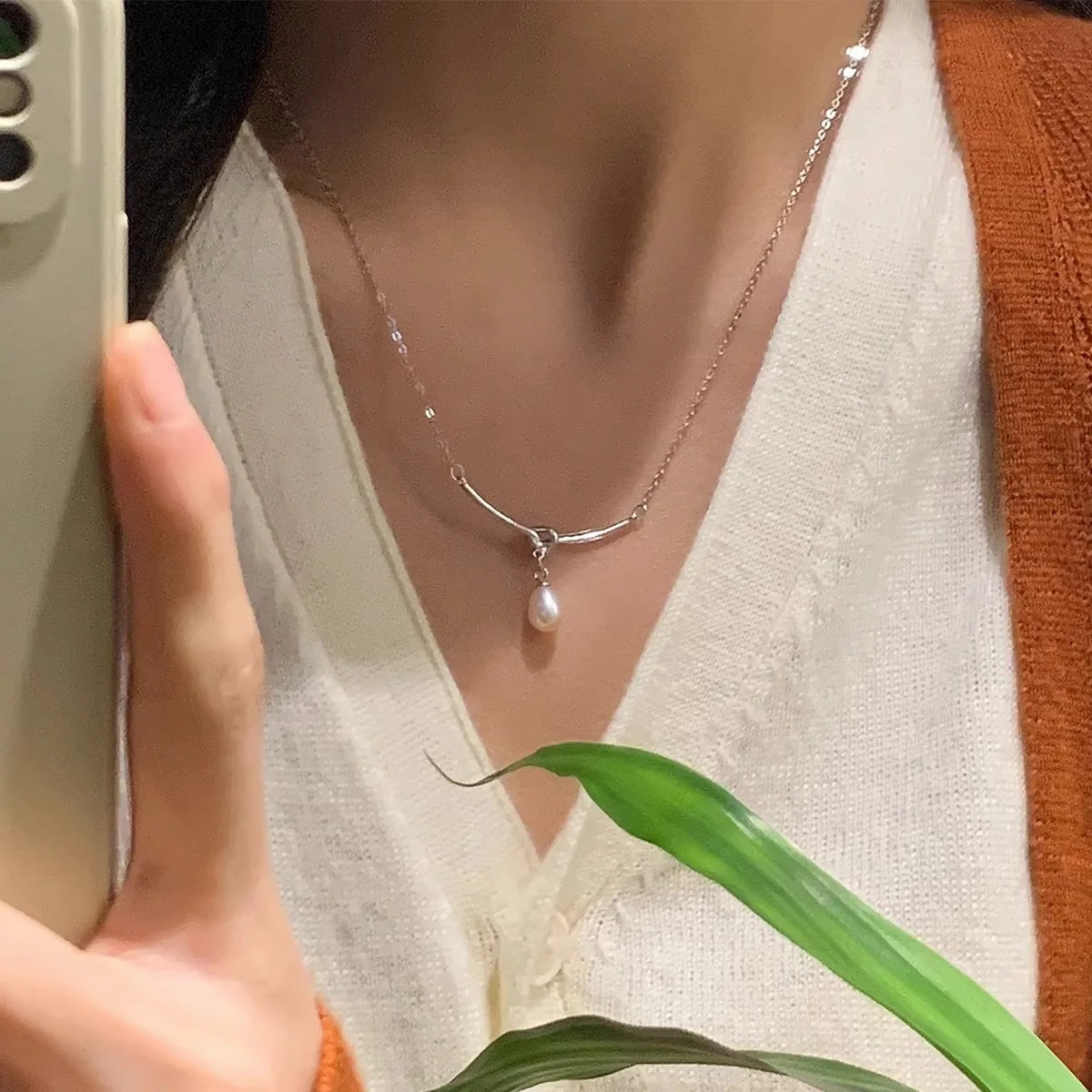 Lunivop New Trendy Silver Color Bow Pendant Necklace For Woman Simple Metal Bow Ribbon Clavicle Chain Necklace Party Jewelry Gifts