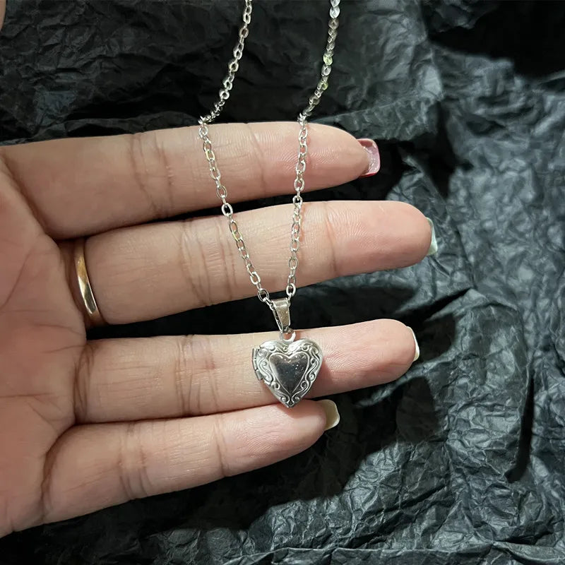 Lunivop Heart Photo Frame Pendant Necklace Love Heart Charms Floating Locket Necklaces Women Men Fashion Memorial Jewelry