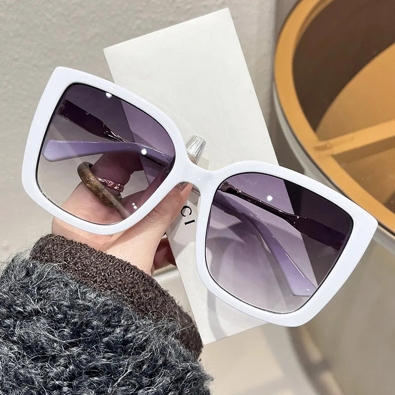Lunivop  1pc Women's Large Square Frame Fashion Sunglasses - Stylish Gradient Purple Lens with Tortoiseshell Pattern
