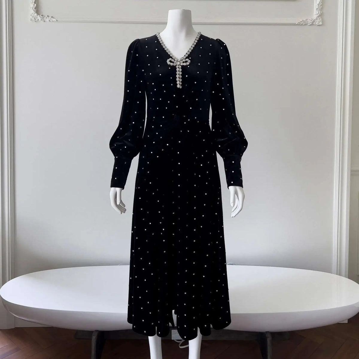 Lunivop French Velvet Diamonds Spliced Black Maxi Dresses For Women V-Neck Lantern Long Sleeve Evening Dress 2025 New Autumn
