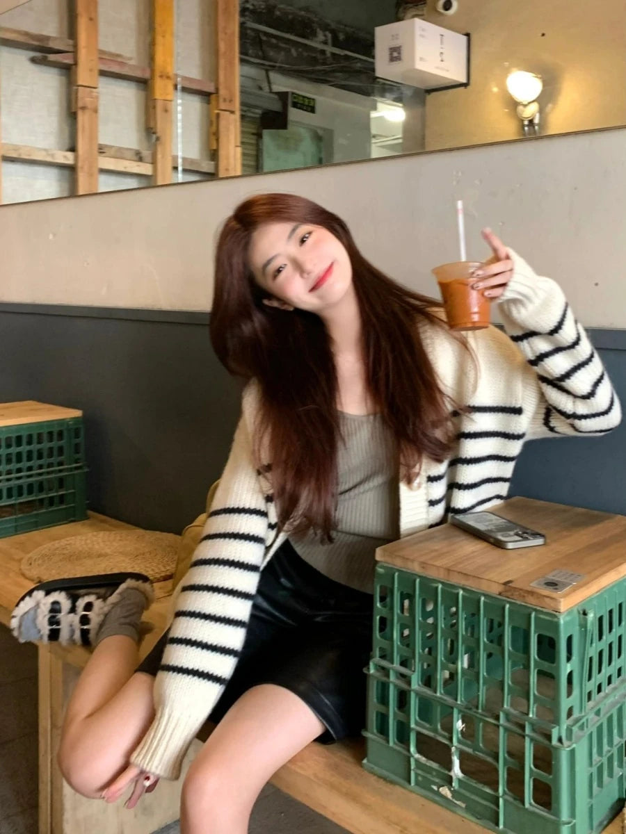 Lunivop Women Cardigan Sweater Striped V-neck Button-up Sweater Jacket Comfy Cozy Slouchy Cardi Autumn Winter Casual Outfit