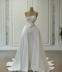 Lunivop  Elegant Crystal Beaded Wedding Dresses A Line Strapless Wedding Dress Overskirts Plus Size Sweep Train Dubai Qatar