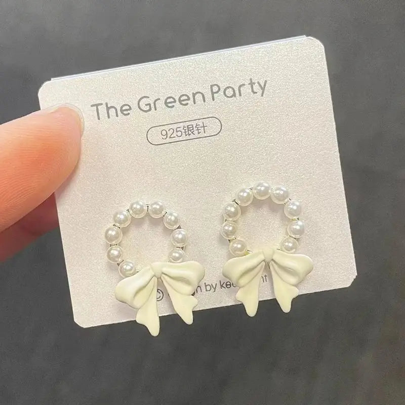 Lunivop Cute Summer Beach White Flower Pendant Earrings for Womne Wedding Party Aesthetic Jewelry