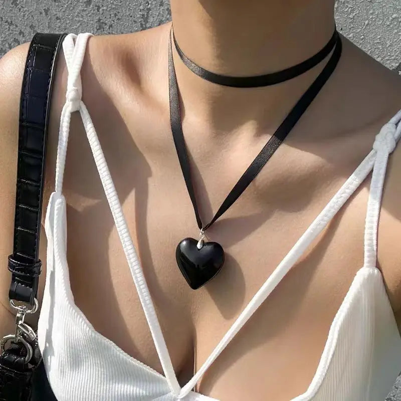 Lunivop Simple Love Heart Aesthetic Necklace Fashion Simple Clavicle Chain Women Girls Wedding Jewelry Party Birthday Gift