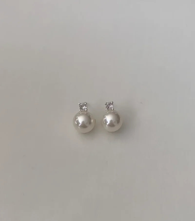 Lunivop New Fashion Classic Exquisite Pearl Stud Earrings for Women Simplicity Vintage Pearl Earrings Party Jewelry Gift