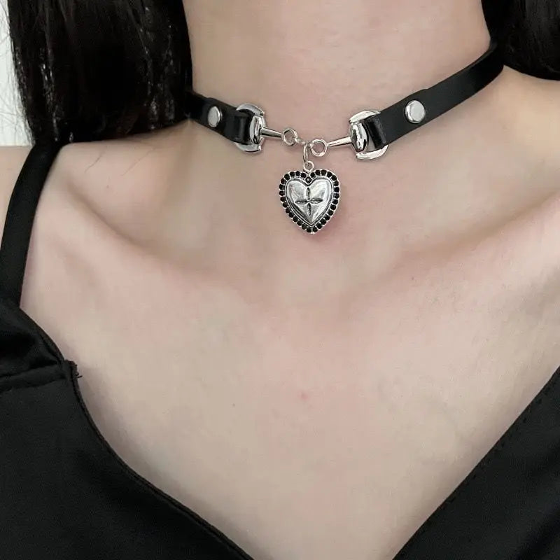 Lunivop Y2K Goth Butterfly Bowknot Heart Choker Necklace Women Egirl Kpop Aesthetic Vintage Cute Charms Grunge Jewelry Scene Accessories