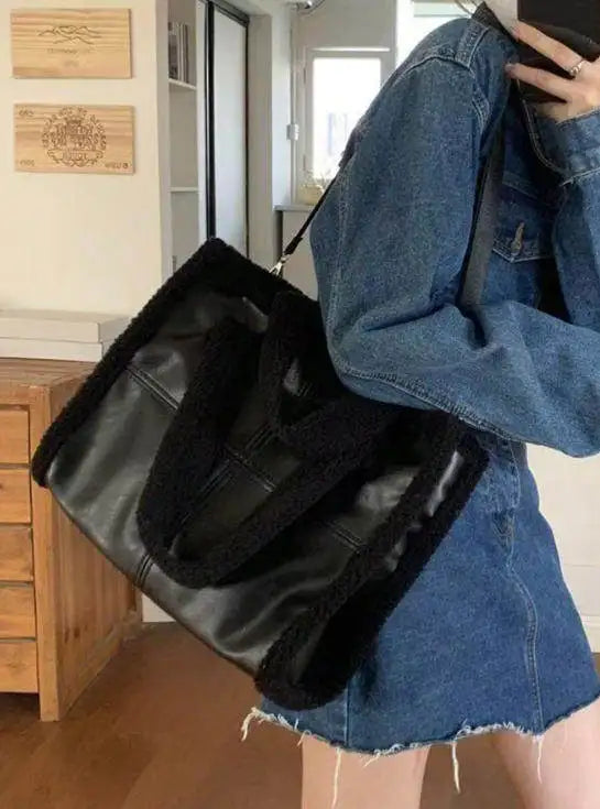 Lunivop  Versatile Fashionable Black Tote Bag with Large Capacity Tote Bag for Commuting Shopping Single Shoulder Bags