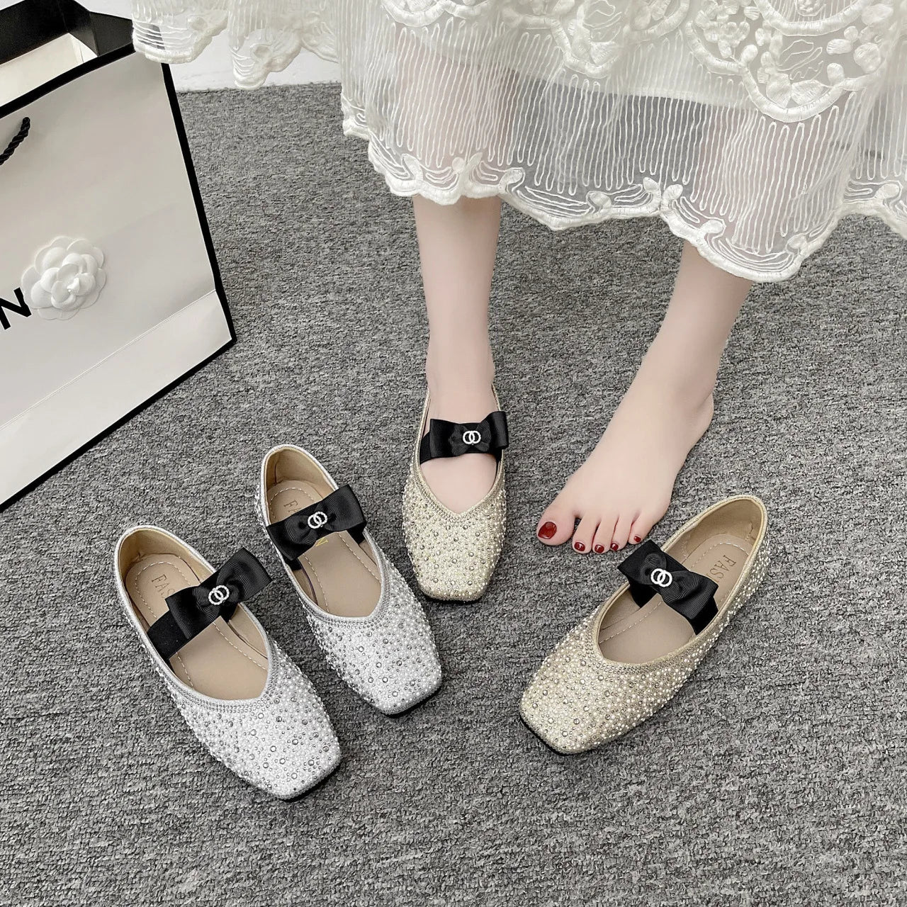 Lunivop Women Mary Jane Shoes New Fashion Shiny Rhinestone Women Flats Ladies Bowknot Square Toe Ballet Shoes Zapatos De Mujer