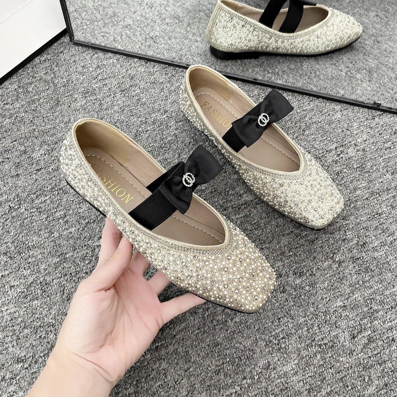 Lunivop Women Mary Jane Shoes New Fashion Shiny Rhinestone Women Flats Ladies Bowknot Square Toe Ballet Shoes Zapatos De Mujer