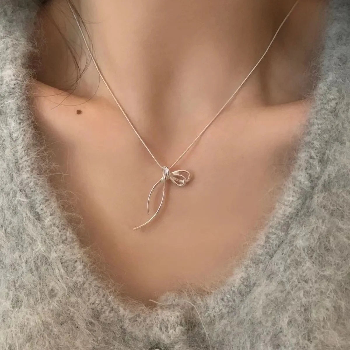 Lunivop New Trendy Silver Color Bow Pendant Necklace For Woman Simple Metal Bow Ribbon Clavicle Chain Necklace Party Jewelry Gifts