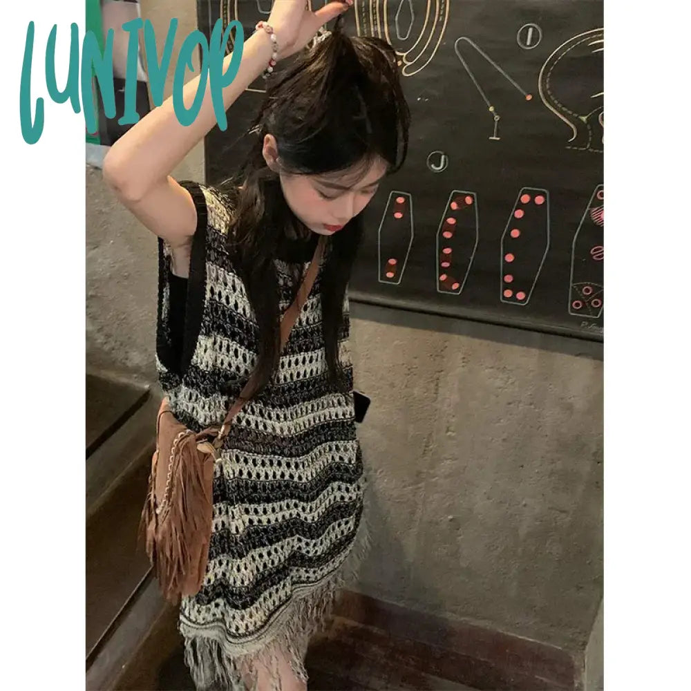 Lunivop Sleeveless Knitted Vest Women Striped Hollow Out Tassel Sweaters Vintage Harajuku Casual