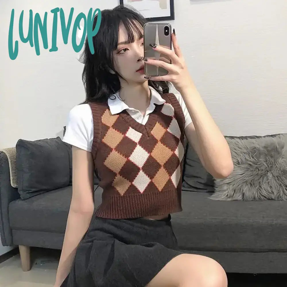 Lunivop Vintage Argyle Knitted Sweater Vest Women Preppy Style V Neck Sleeveless Crop Sweaters Haut