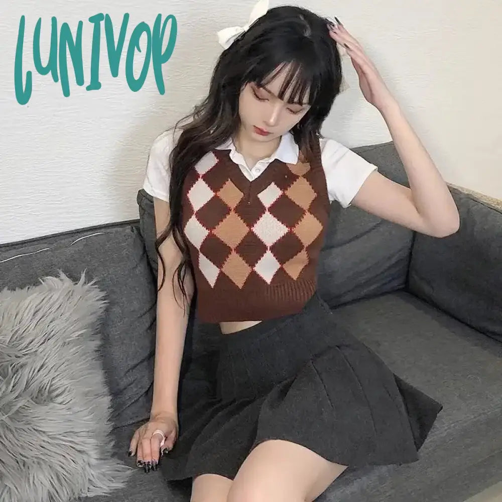 Lunivop Vintage Argyle Knitted Sweater Vest Women Preppy Style V Neck Sleeveless Crop Sweaters Haut